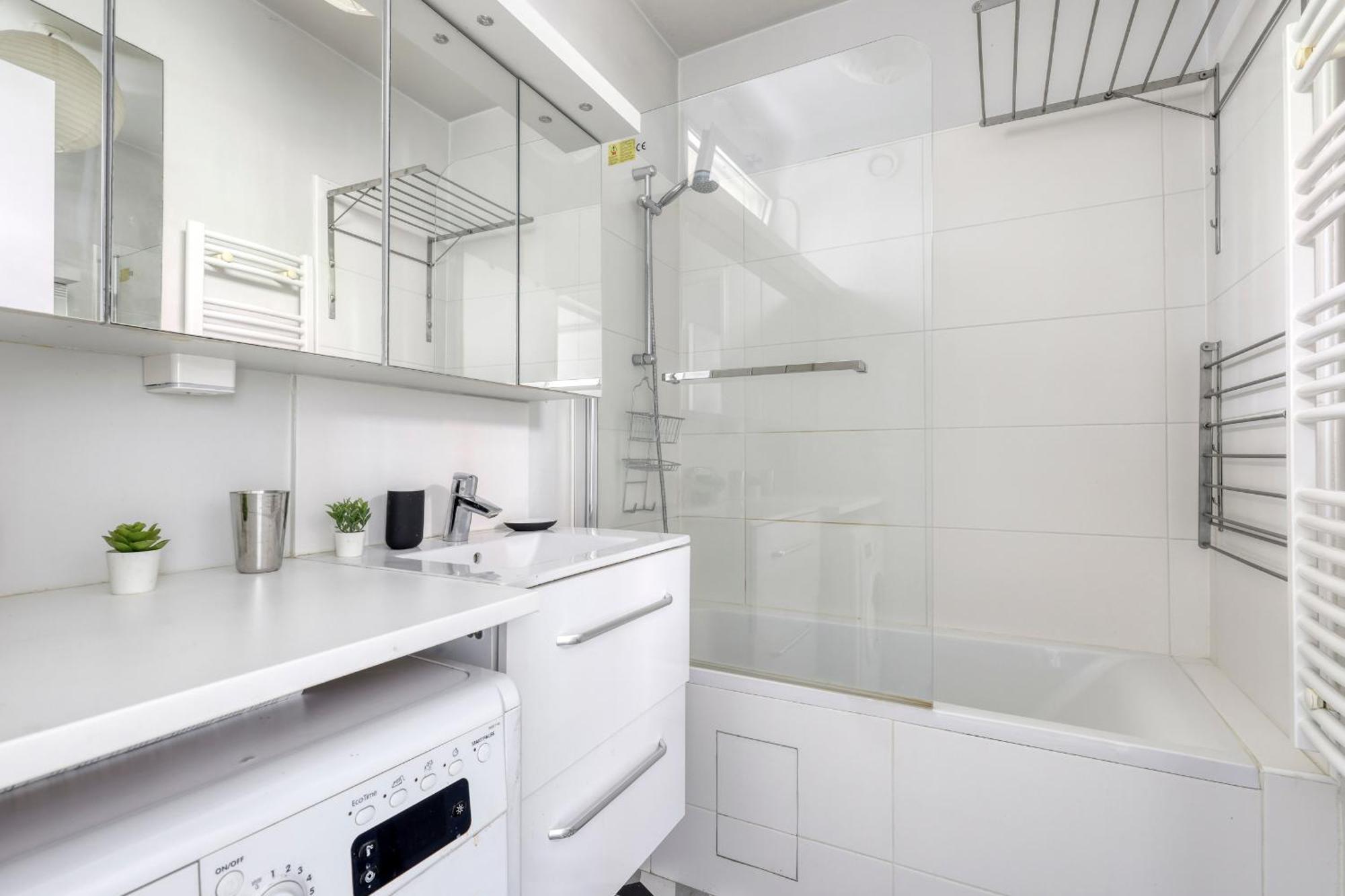 Luminous & Modern Flat With Balcony Paris-bastille Appartement Parijs