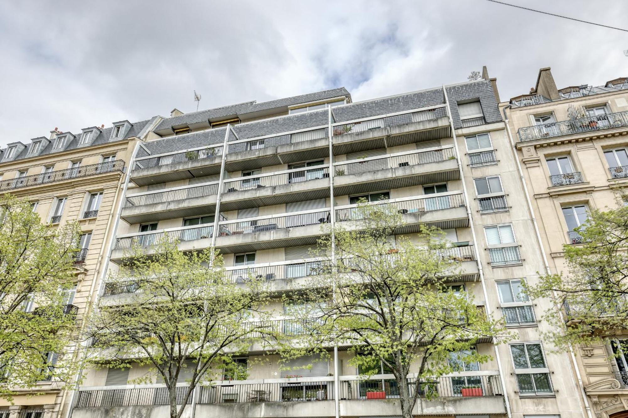 Luminous & Modern Flat With Balcony Paris-bastille * Parijs